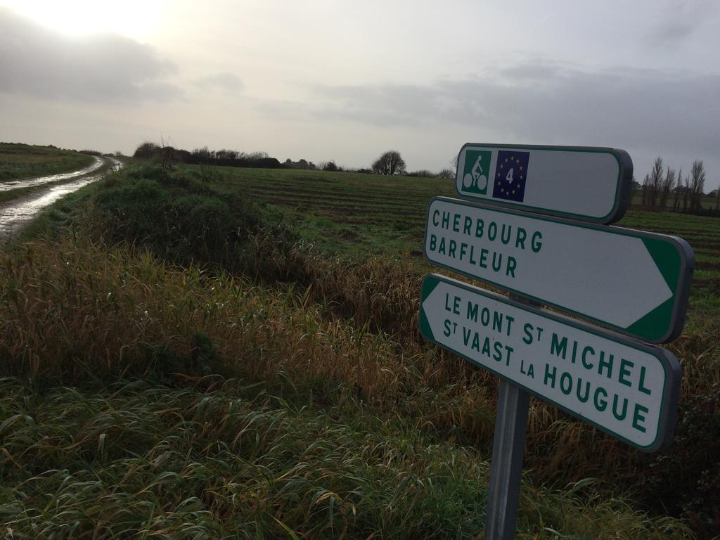 Entre Terre Et Mer Réville Exterior foto