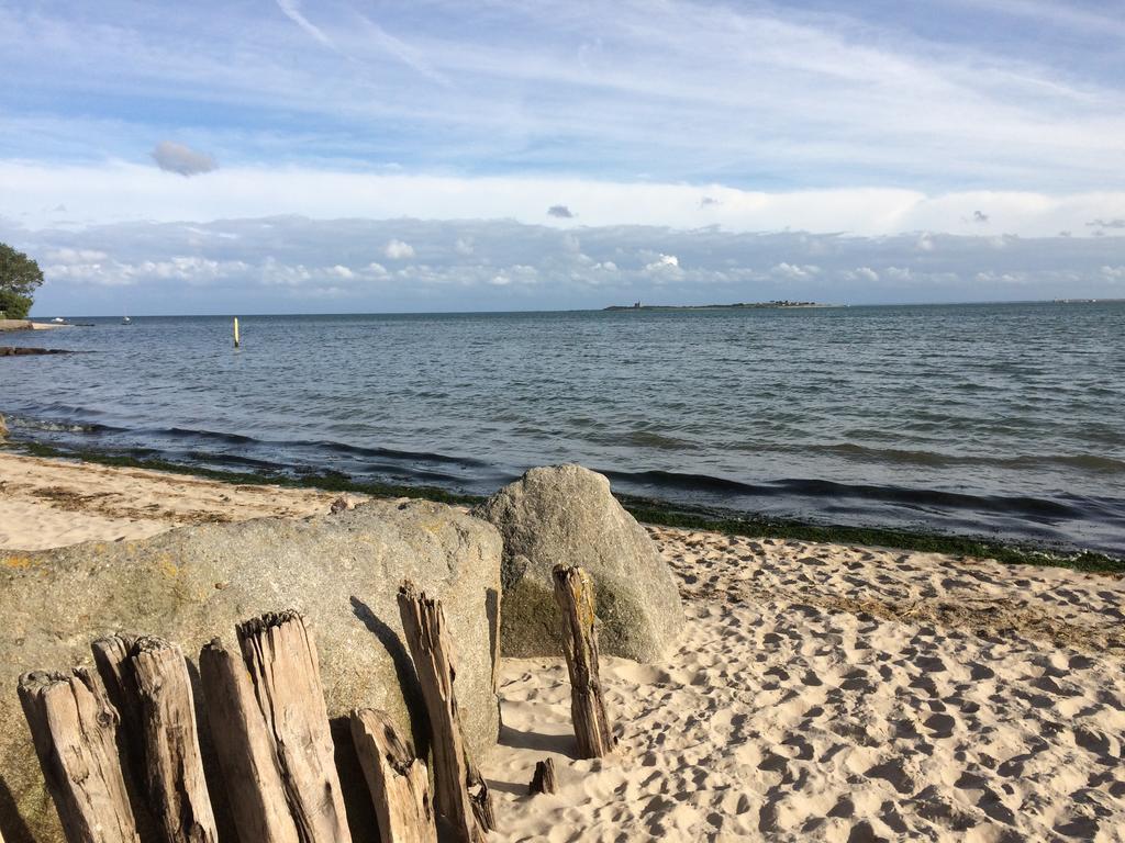 Entre Terre Et Mer Réville Exterior foto